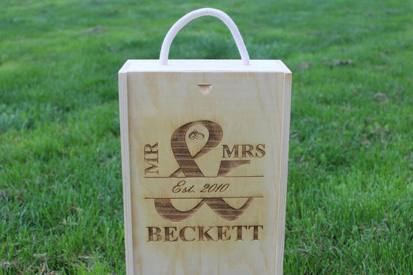  Chompboards.com - [product_type ] - 'MR & MRS - Rings' Double Rope Handle Personalised Wooden Wine Gift Box